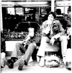 London Abschlussfahrt Klasse10 (1977)
MCDonald: Jochen Danz+Joachim Obladen+ Thomas Holtz